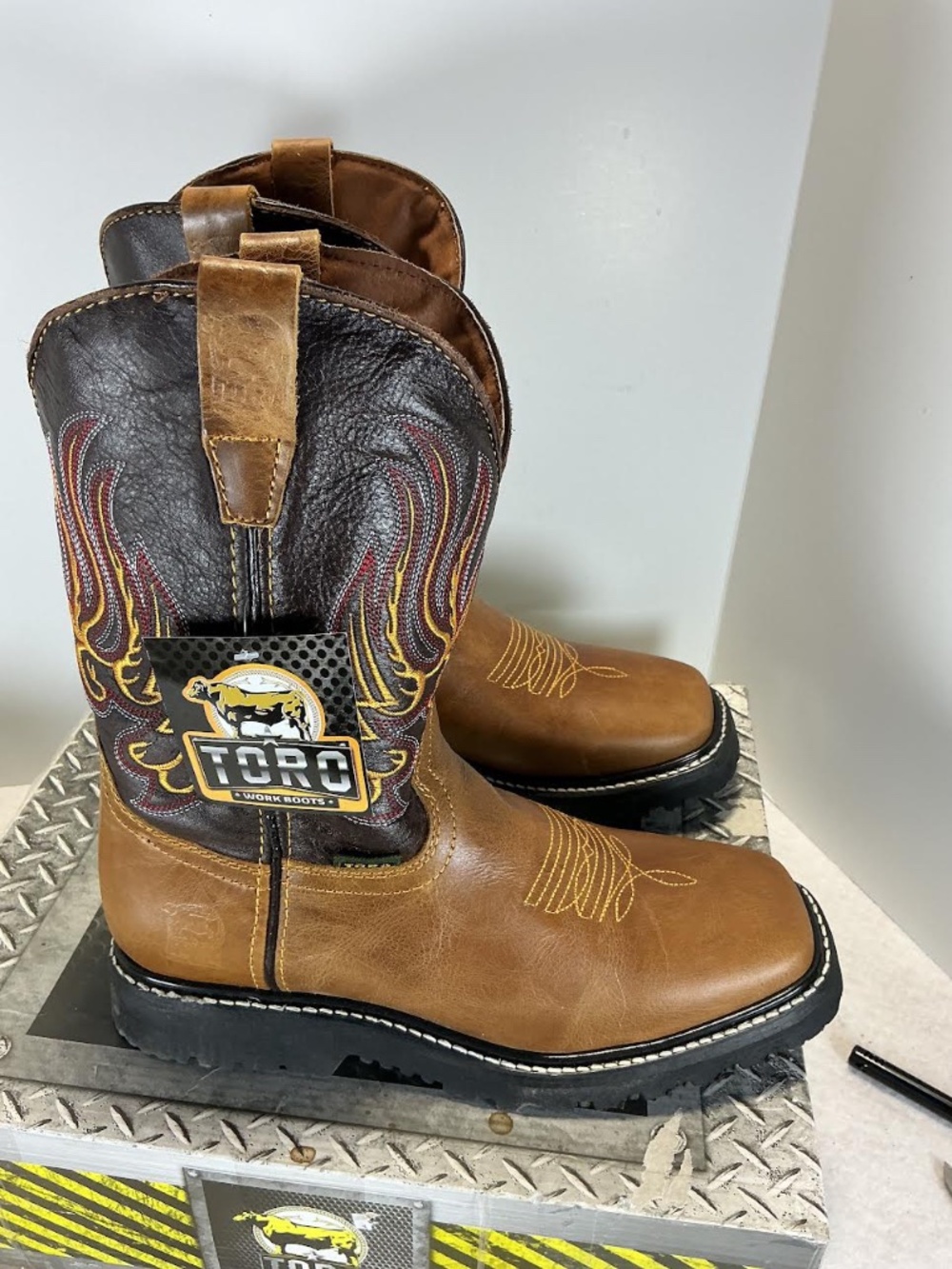 Toro Work Boots 6489 Men’s 9 Brown Leather Square Toe Western Cowboy Boots NIB